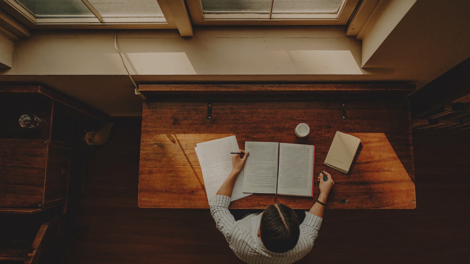 How to Write University Admissions Essays That Get You Accepted (2026)